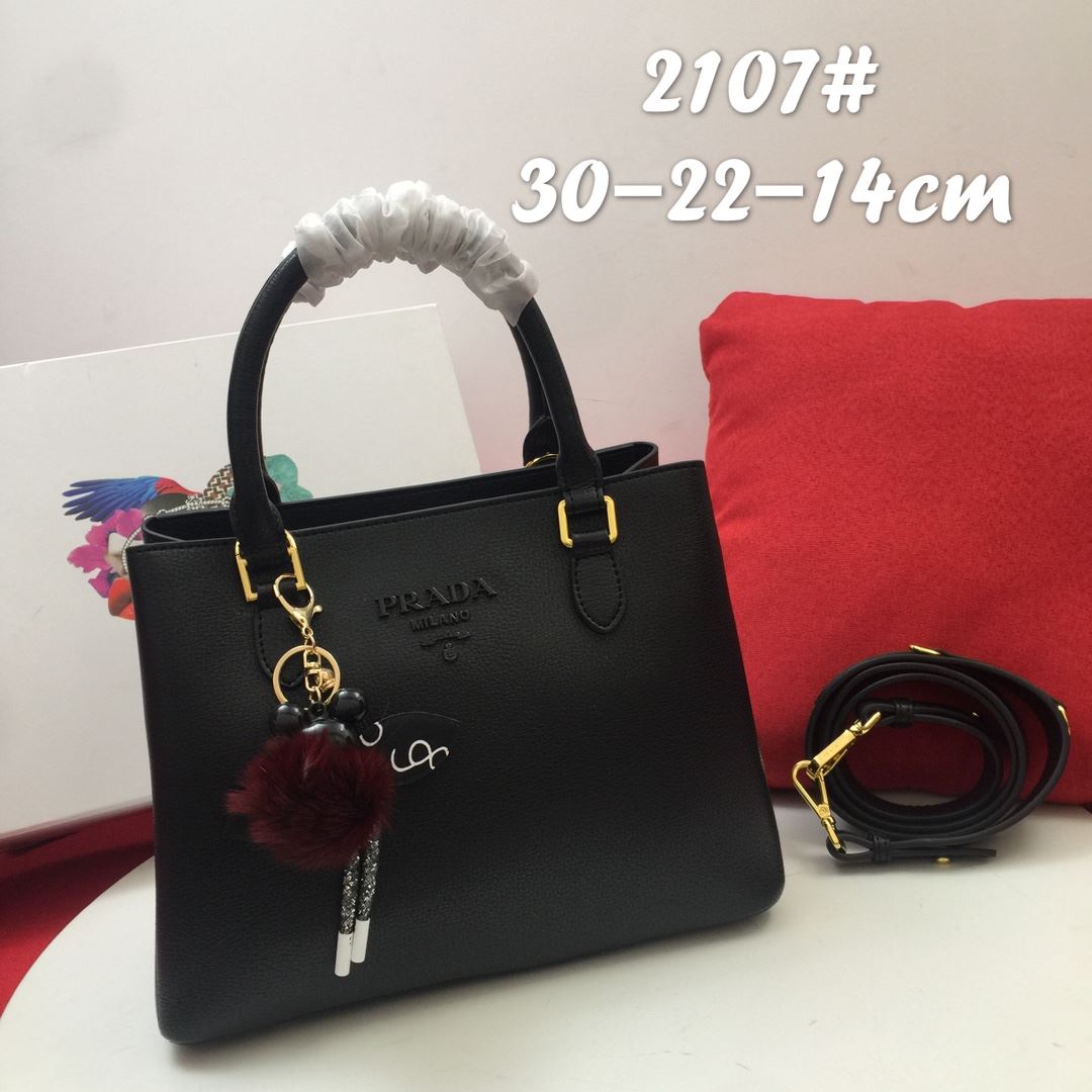 Pra*a shopping bags